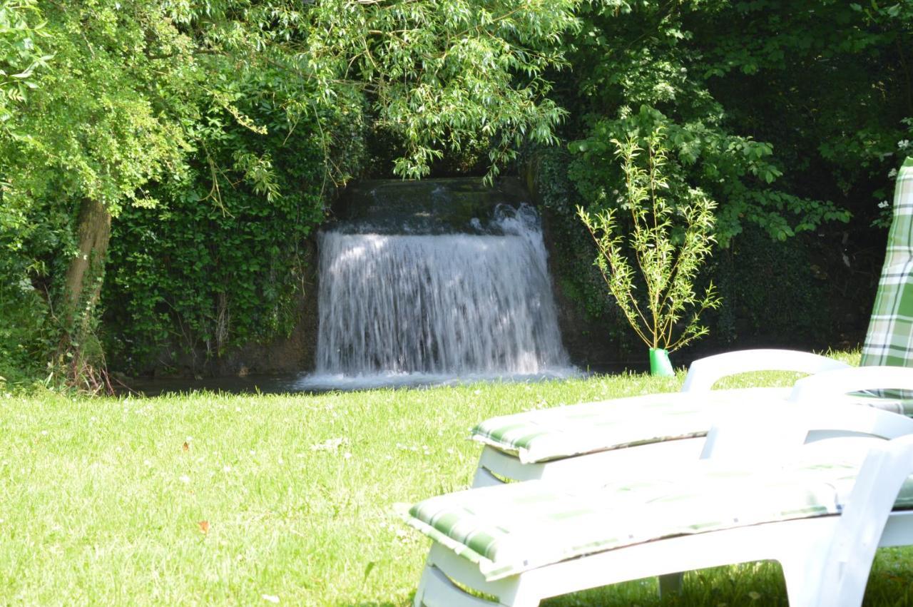 Les Gites Insolites De La Cascade Lespesses Kültér fotó